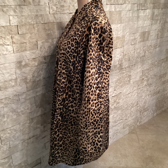 Leopard Print Trench or Car Coat with Pink Lining - Picture 3 of 10